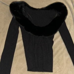 Fur tröja - Använd 1 gång, från zara storlek XS/S minns inte riktig 