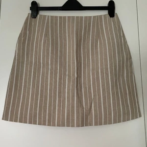 Kjol Nelly trend - Oanvänd kjol. Nyskick