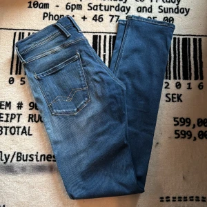 Replay Anbass  - Replay Anbass Jeans | Utmärkt skick, inga tecken på användning | Storlek 30/34 | Nypris: 1700kr, mitt pris: 499kr | Hör av er vid fler frågor 🤝🏼