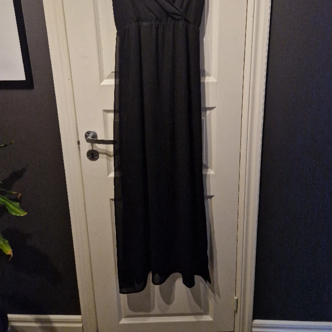 Svart tunnare klänning