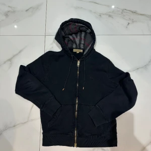 Burberry Zip - - Storlek S (Passar XS) - Skick 8/10 (Inga flaws endast urtvättad) 