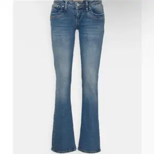 super fina ltb jeans”valerie”. säljer då dom är för stora på mig. skriv till mig innan du trycker köp nu 💕🙏