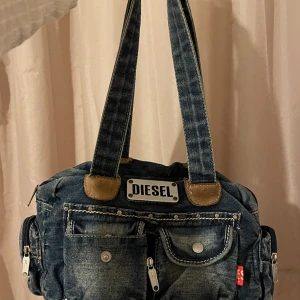 Väska  - Väska som får plats med ganska mycket, hand för referens, oanvänd 