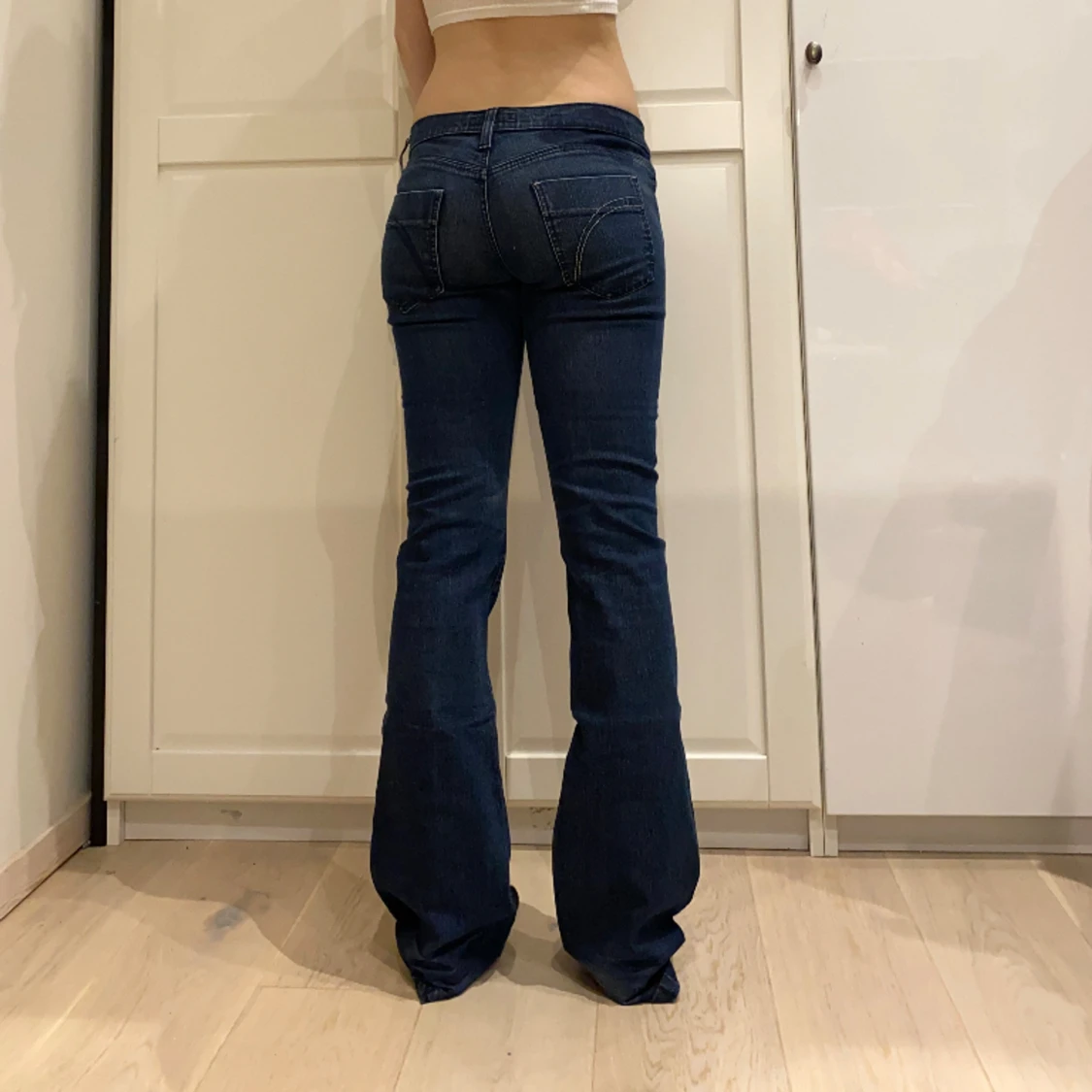 lågmidjade bootcut jeans💕