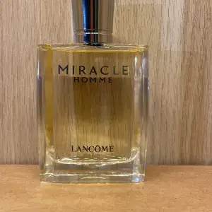 Oanvänd, 100 ml, Lancome Miracle Homme. Orginal pris: 2200. Pris kan diskuteras!