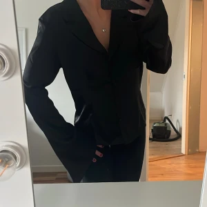 Siden blus -  siden blus💕Tyvär finns inte lappen i kvar men är en 36