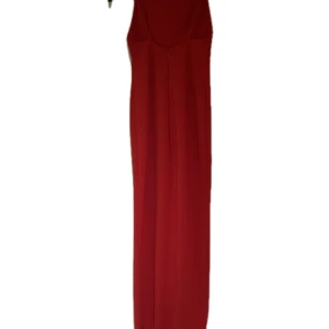 Balklänning  - Fin röd balklänning/ maxiklänning, bara använd en gång. Har slitt fram till. Storlek S/ 36 ❣️ köpt från asos för ca 550 kr 