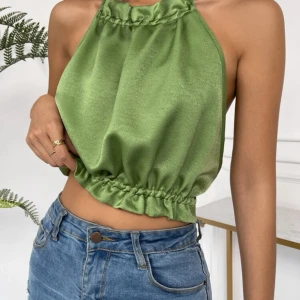 Sommarlinne  - Snyggt sommarlinne, helt oanvänd, inte fått användning av. Vill helst bli av med så pris diskuteras! Storlek S som passar XS/S/M då man knyter band själv och kan justera