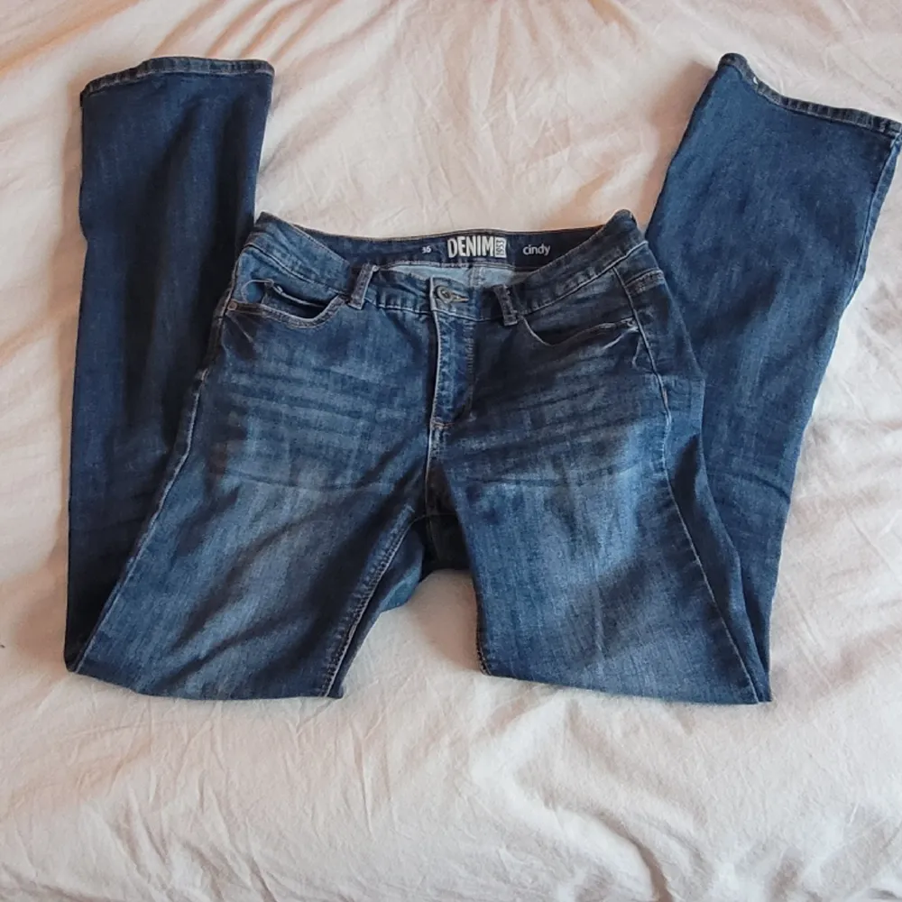 Köpta från plick, inga tydliga tecken av användning 💖 . Jeans & Byxor.