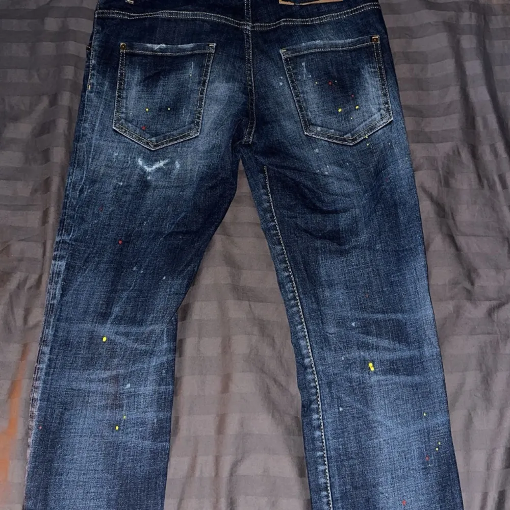 Använd endast 2ggr Storlek 48 Kvitto finns köpt på Farfetch Köpt för 3300kr Mitt pris 1500kr . Jeans & Byxor.