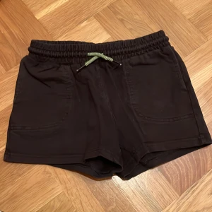 Shorts  - Svarta shorts 