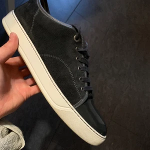 Lanvins  - Hej! säljer min lanvins sjukt bra skick och dom är i storlek 44