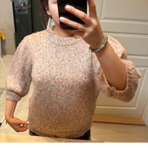 Stickad tröja  - Från vero mode märket saint tropez strl m💗💗