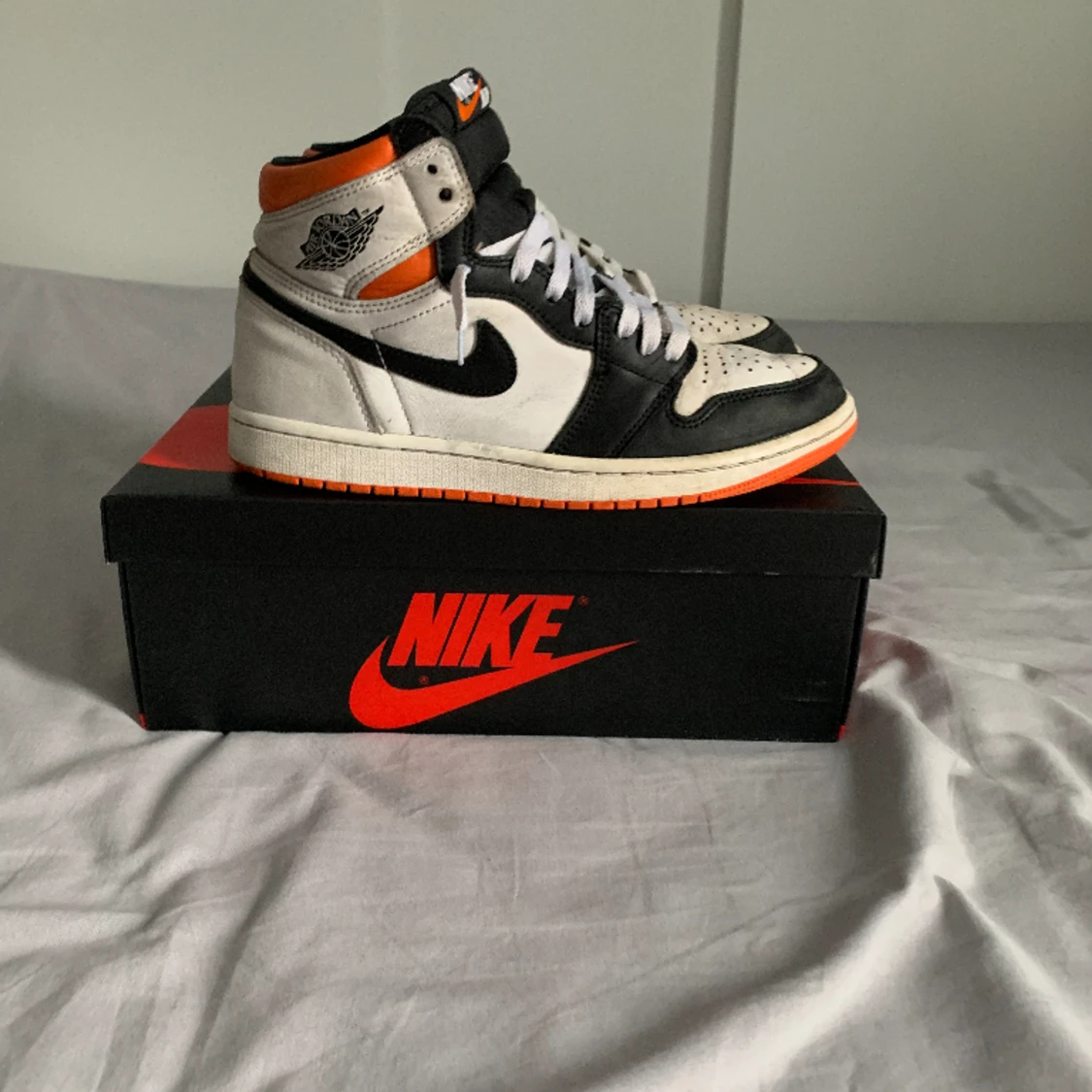 Air Jordan 1 electro orange - 90