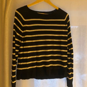 Långärmad tröja - Tröja i nyskick från Zara! Tunnare material!🩷