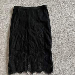 Spets kjol från Cubus  Storlek 34