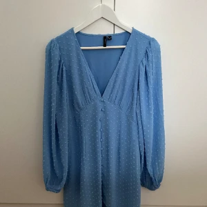 Klänning Vero Moda - Oanvänd.