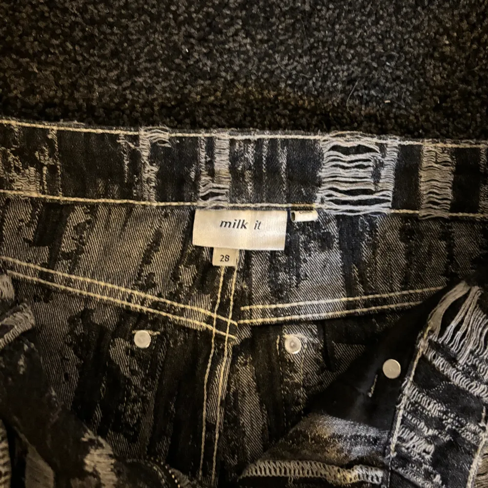 Bootcut jeans från märket Milk It. Aldrig använda. Köpt för ca 1000 kr. . Jeans & Byxor.