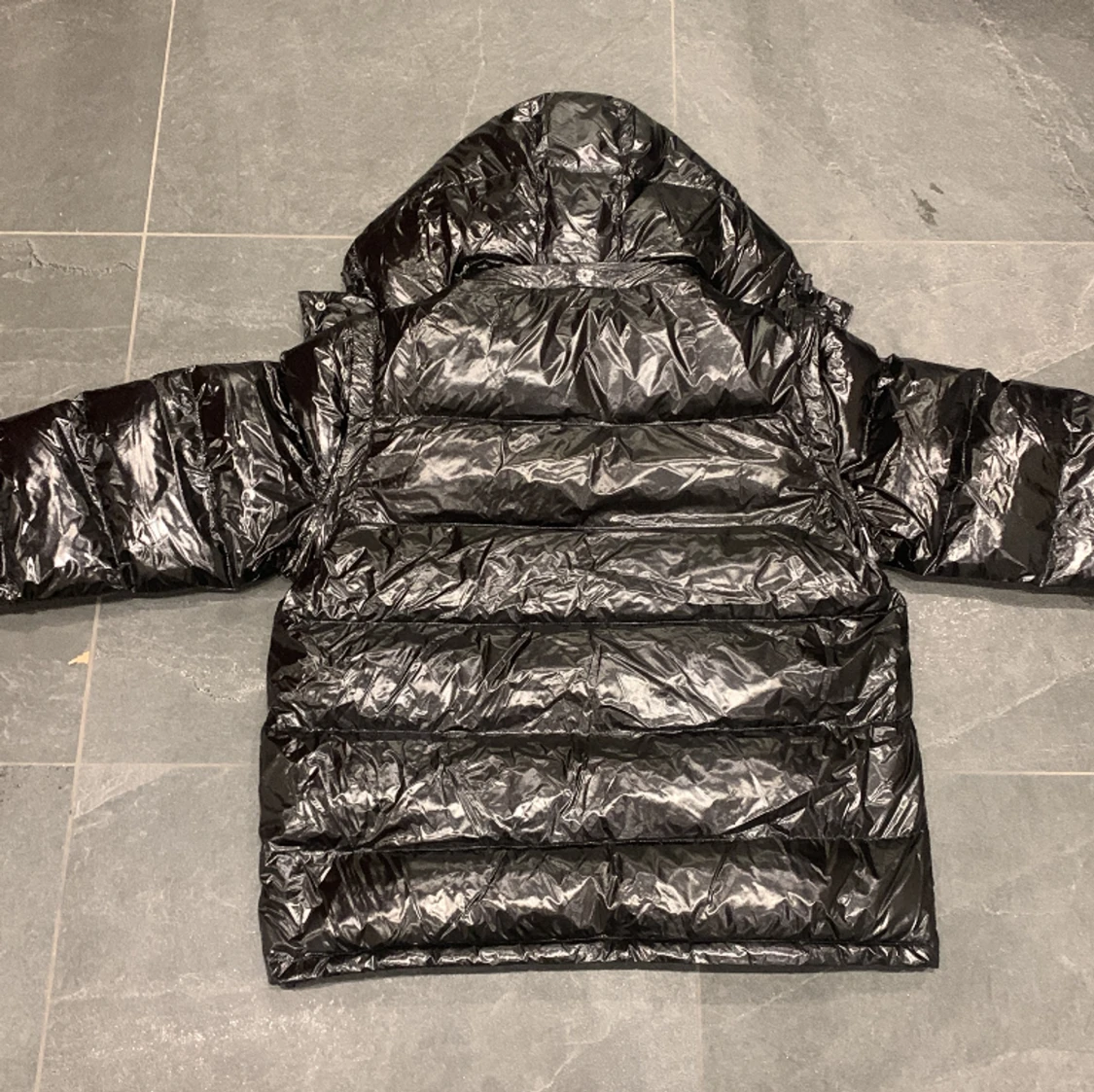 Svart glossy corvidae puffer - 1