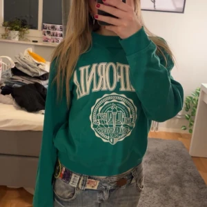 Tröja - Söt tröja från H&M. Säljer då det inte är min stil längre💗