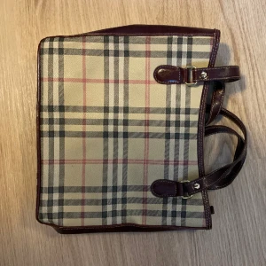 Rutig väska - Fint skick! Inga defekter🫶