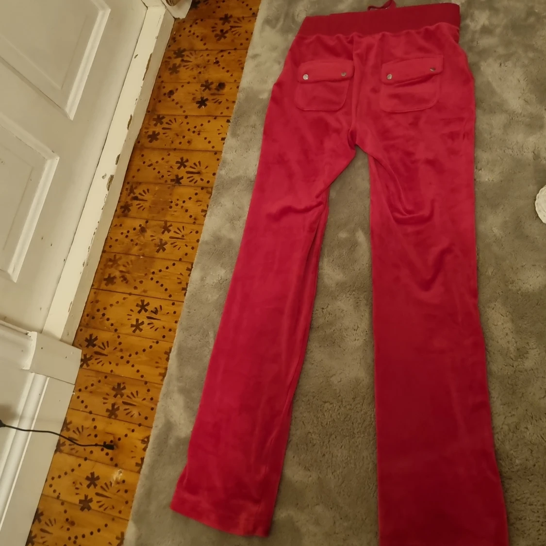 Nästan oanvända juicy byxor - 91