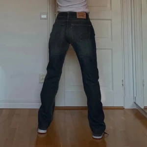 Levis jeans  - Säljer ett par superfina Levis jeans i modellen 511. Storlek W: 30 L: 32 Jättefint skick! 💕