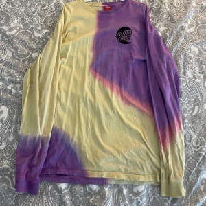 Santa Cruz  - Santa Cruz långärmad som är använd 2-3 ggr och är i nyskick, väl omhändertagen. 