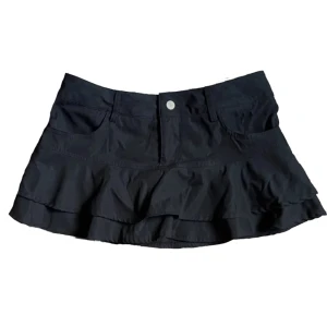 Minikjol - Använt 1 gång, inga defekter🫶🏻 har inbyggda shorts !!💕