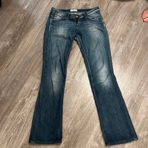 Lågmidjade bootcut! - Lee jeans, lågmidjade bootcut💞W27L33