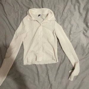 Blus - En jätte fin ”blus”. Aldrig använd.