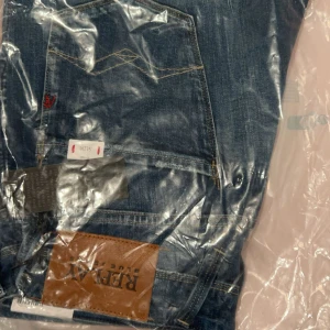 Helt nya Replay ambass  - Helt nya och oöppnade Replay ambass. 