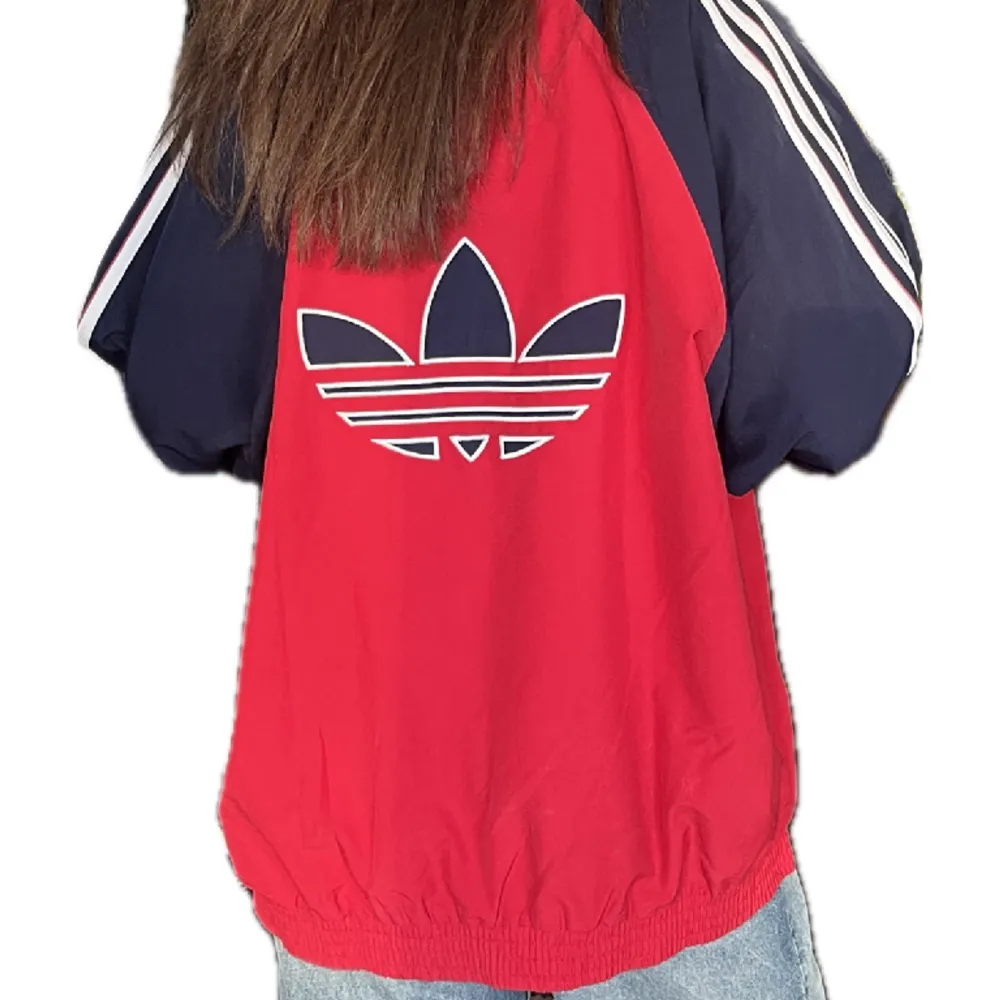 Vintage oversized adidas jacka❤️❤️ . Jackor.