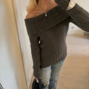 Stickad offshoulder tröja - Så sjukt snygg stickad off-shoulder tröja från h&m🤩💕