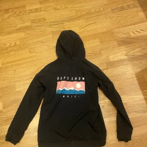 Dope Skidjacka - Säljer denna skidjacka som kostar 700 + frakt, då den inte kommer till användning längre💕 använd 2 säsonger💞