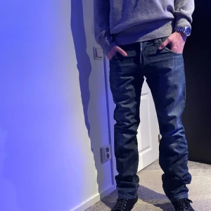 Lee jeans - Super snygga mörkblåa jeans!