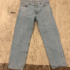 Ljusblå Junkyard Jeans  - Oanvända Junkyard jeans Ljusblå Storlek 34 Loose