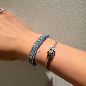 Jeansarmband #6 - Jeansarmband av återvunnet tyg 🩷