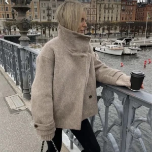 Arket kappa - Så fin kappa från Arket! Jätte fint skick utan defekter💞💞