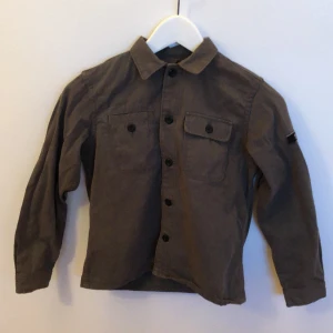 Armyjacka grön - Armyjacka grön från Jack&Jones stl 140. 