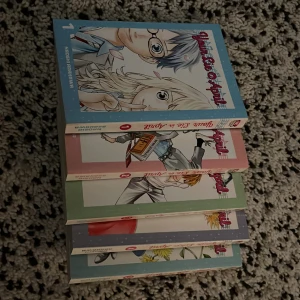 Manga Your lie in April - 5 volymer manga. I ny skick. Säljer då de inte kommer till användning💗💞
