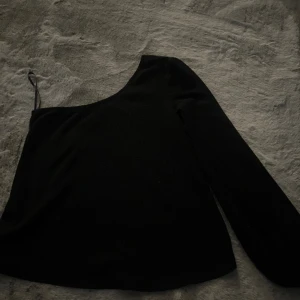 Fin tröja  - Super fin tröja som funkar till många olika tillfällen