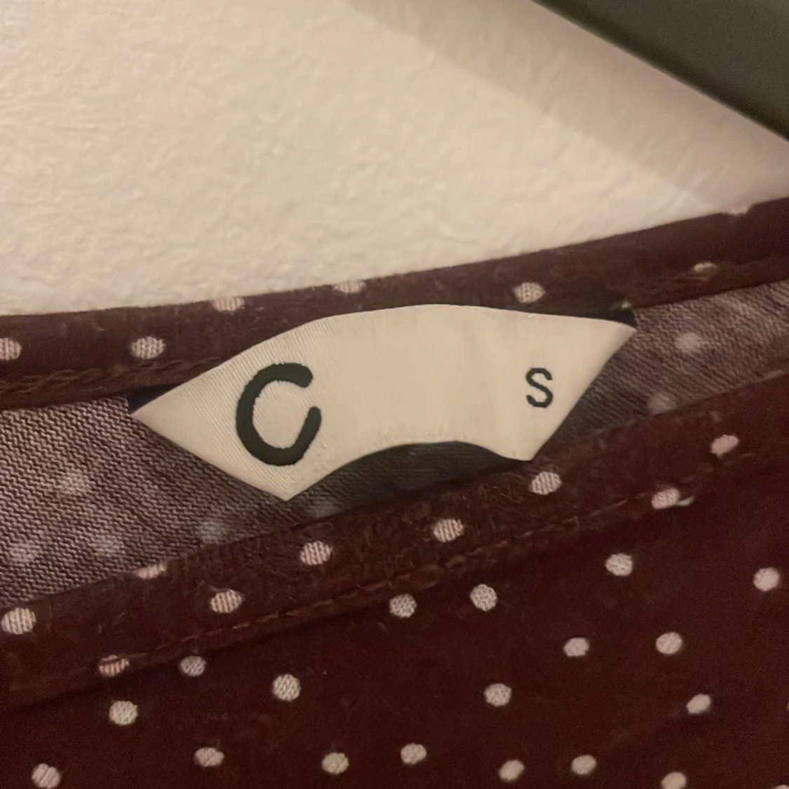 prickig skön blus  - 90