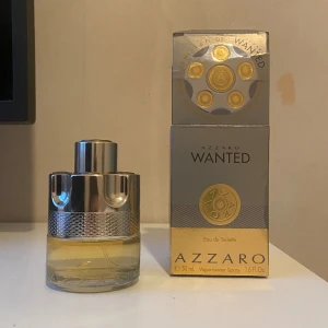 Azzaro wanted Edt  - Azzaro wanted Edt 50 ml ungefär 35 ml kvar. Bra skick 