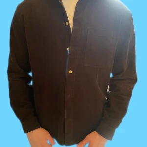 Overshirt H&M - Brun overshirt från H&M, aldrig använd