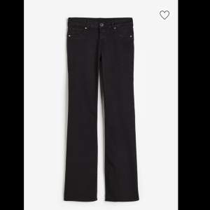Super fina low waist jeans från hm, bara testade så nyskick ❤️dom är helt slutsålda!!❤️