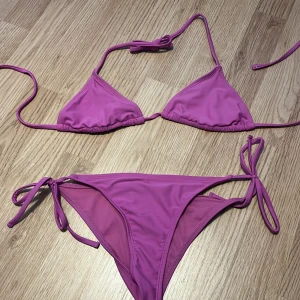 Rosa/lila bikiniset  - Rosa/lila bikiniset i storlek xs. 