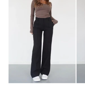 Kostymbyxor - Långa kostymbyxor från venderbys 💖