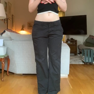 Lågmidjade kostymbyxor  - Super snygga lågmidjade kostymbyxor som inte kommer till användning 