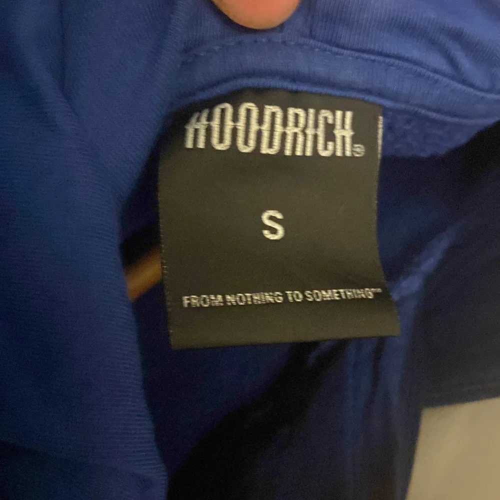 Hoodrich tröja i storlek S. Säljer pågrund av att den är för liten för mig. Hoodies.